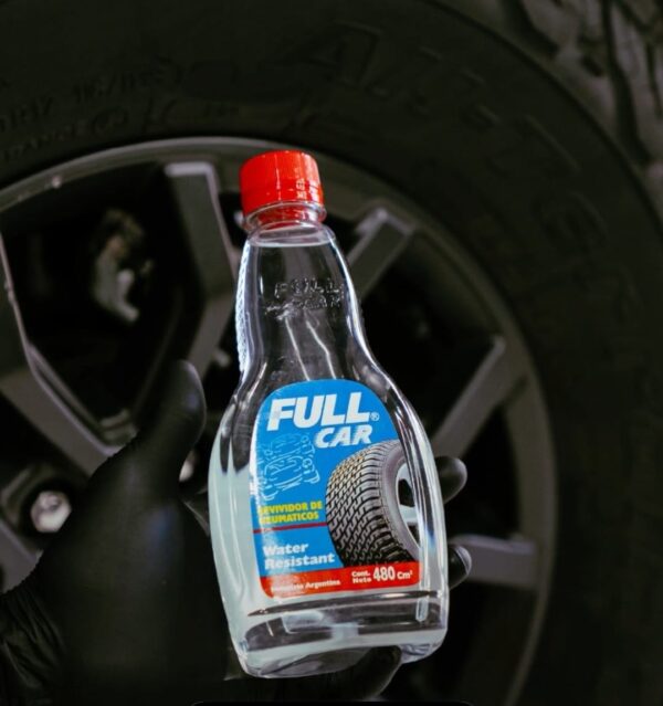 Revividor NEGRO PARA EXTERIOR (neumatico y alfombras) WATER RESISTANT X 480 cc. - FUL 307 - FUL 305 FULL CAR (silicona gomas - revividor de negro simil water resistant a3230/12 - k78 205)   (   Revividor de neumáticos a base de siliconas.Revive el color negro y otorga brillo duradero.RESISTENTE AL AGUA.)