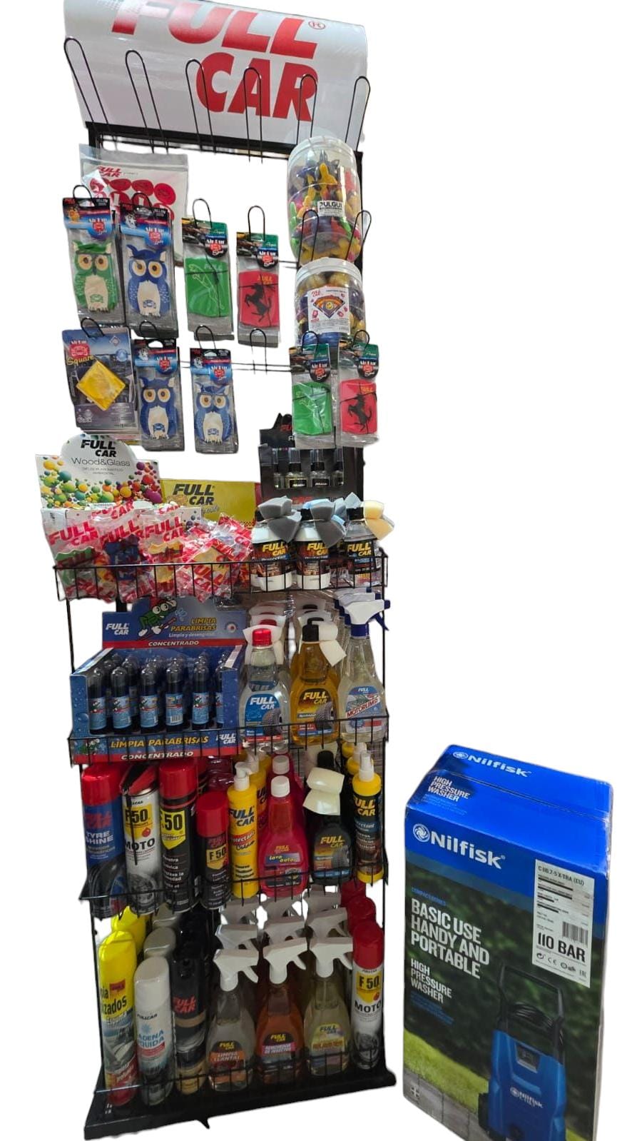 EXHIBIDOR DE PIE FULL CAR - FUL 9056 + Art. 9150 HIDROLAVADORA C110 | Nilfisk Consumer SIN CARGO